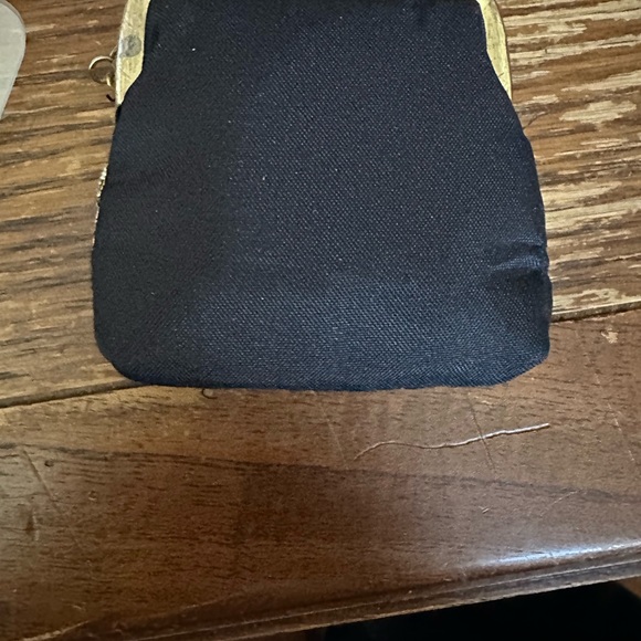 small coin purse with embroidered front - Picture 3 of 7